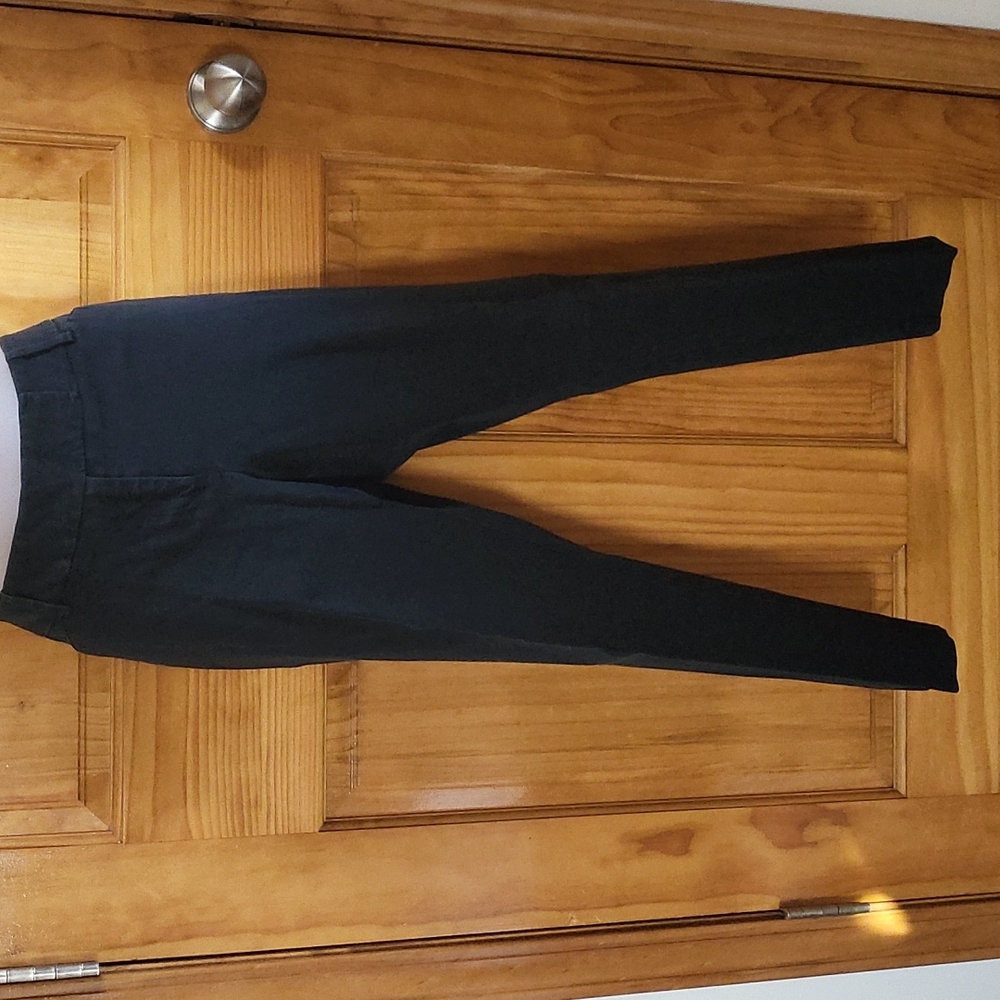 Wassino stretch black capri size:12